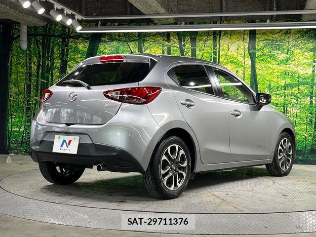 Mazda DEMIO 2014-10 8848766-16