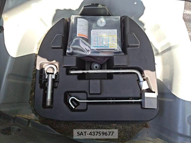 Mazda DEMIO 2014-03 8848765-29