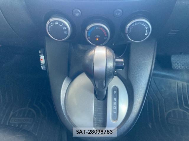 Mazda DEMIO 2013-10 8848769-10