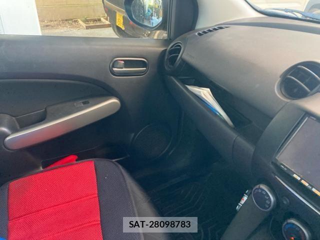 Mazda DEMIO 2013-10 8848769-6