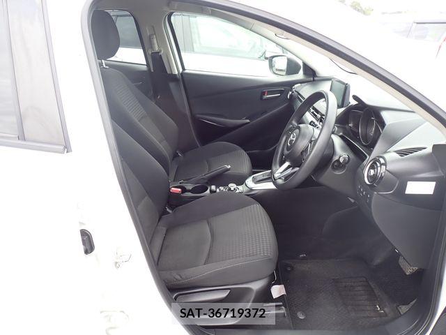 Mazda DEMIO 2019-09 8848762-14