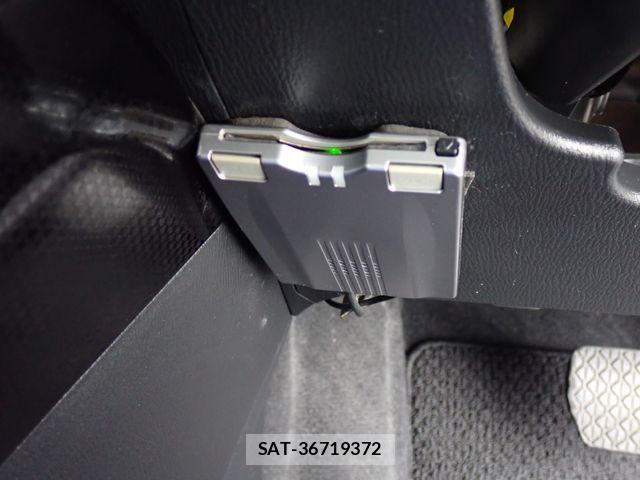 Mazda DEMIO 2019-09 8848762-4