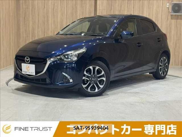 Mazda DEMIO 2017-04 8848759-0