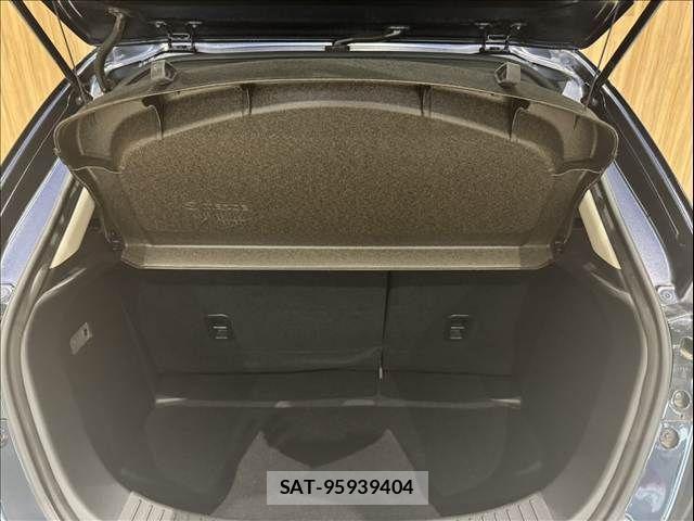 Mazda DEMIO 2017-04 8848759-9