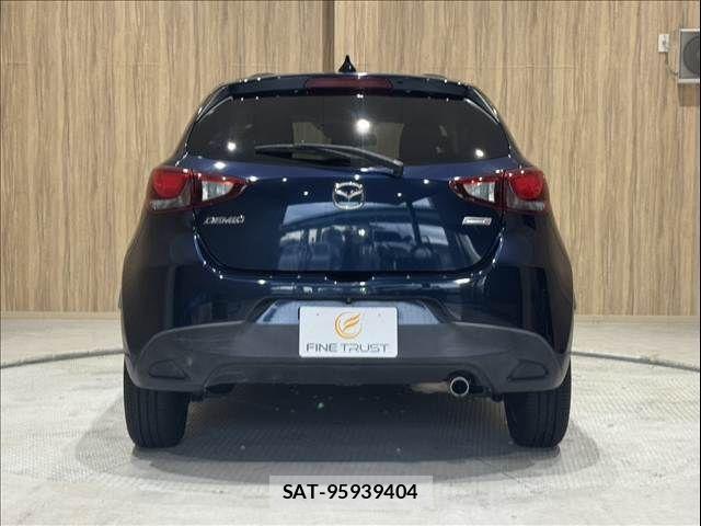 Mazda DEMIO 2017-04 8848759-17