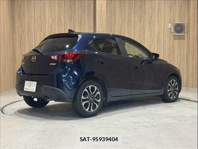 Mazda DEMIO 2017-04 8848759-18