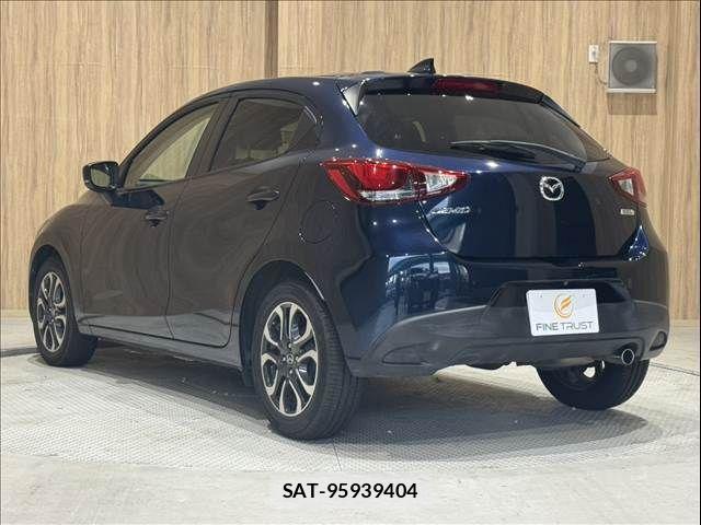 Mazda DEMIO 2017-04 8848759-19