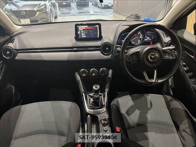 Mazda DEMIO 2017-04 8848759-2