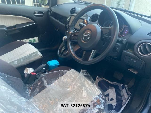 Mazda DEMIO 2013-11 8879542-10