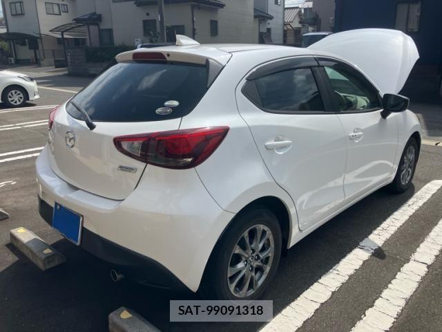 Mazda DEMIO 2017-01 8879537-2