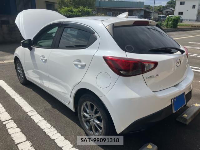 Mazda DEMIO 2017-01 8879537-3