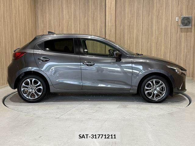 Mazda DEMIO 2018-09 8879527-18