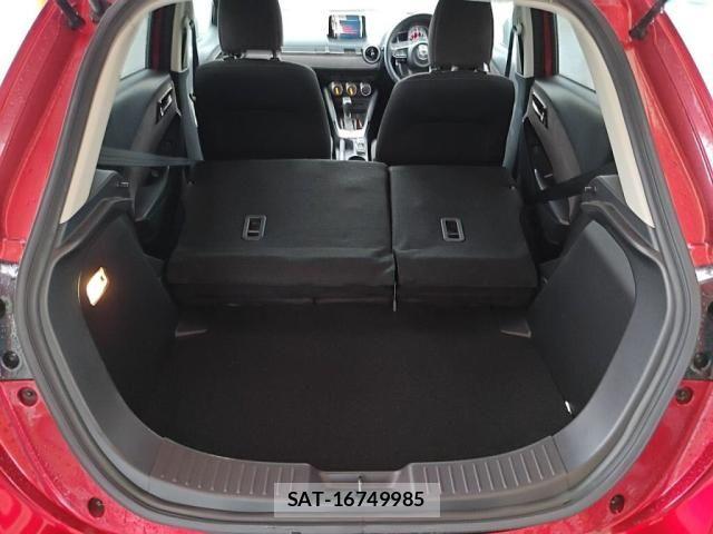 Mazda DEMIO 2019-05 8879524-26
