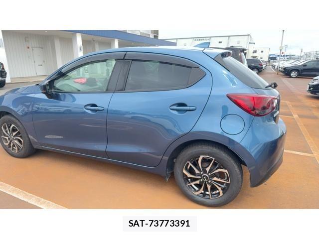 Mazda DEMIO 2017-02 8879533-3