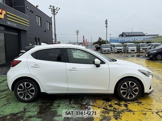 Mazda DEMIO 2016-01 8879526-4