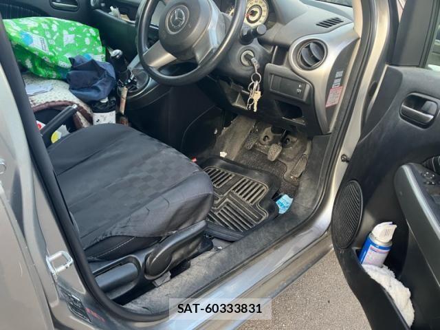 Mazda DEMIO 2009-10 8879543-11