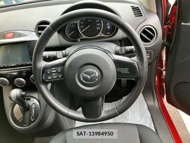 Mazda DEMIO 2014-02 8883542-6