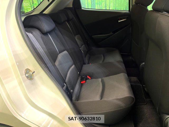 Mazda DEMIO 2017-03 8883541-8