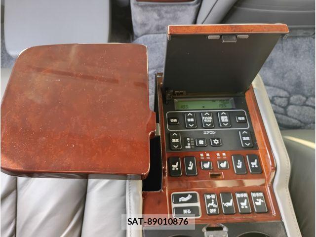 Mitsubishi DIGNITY 2000-04 2400174-18