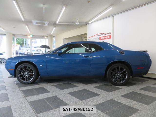 Dodge CHALLENGER 2023-10 7508562-10
