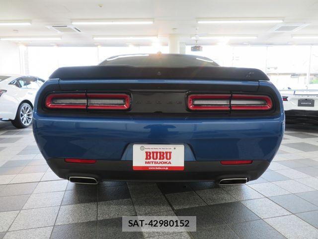 Dodge CHALLENGER 2023-10 7508562-12