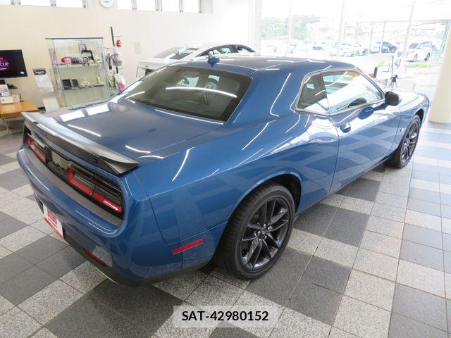 Dodge CHALLENGER 2023-10 7508562-13
