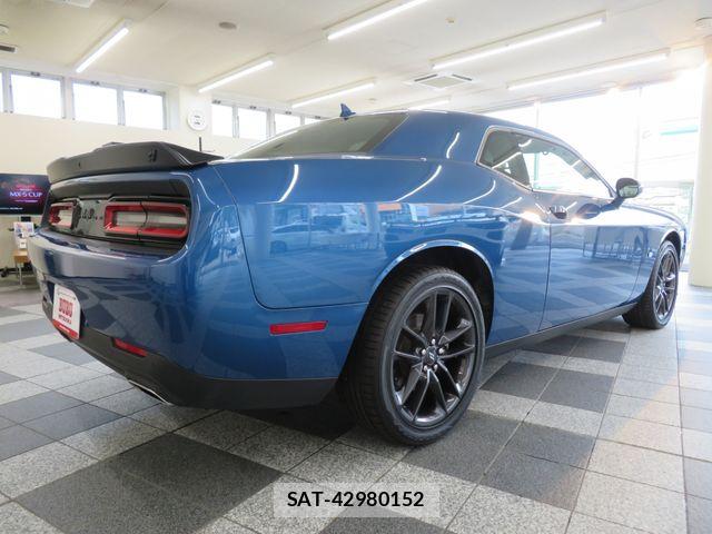 Dodge CHALLENGER 2023-10 7508562-14