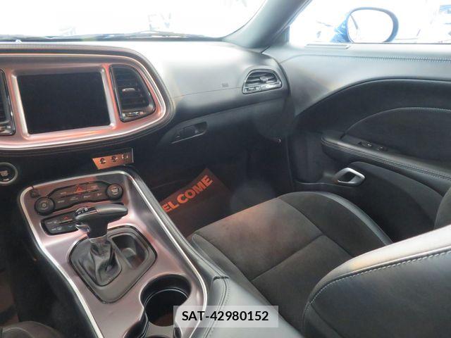 Dodge CHALLENGER 2023-10 7508562-29