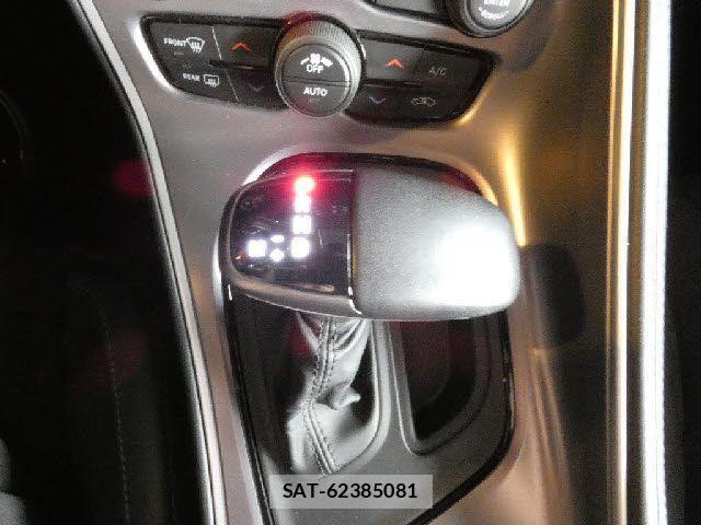 Dodge CHALLENGER 2021-06 7616284-25