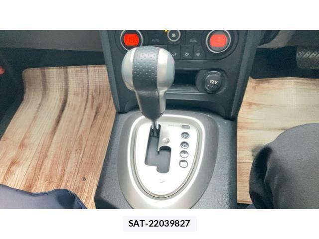 Nissan DUALIS 2010-09 7217733-16