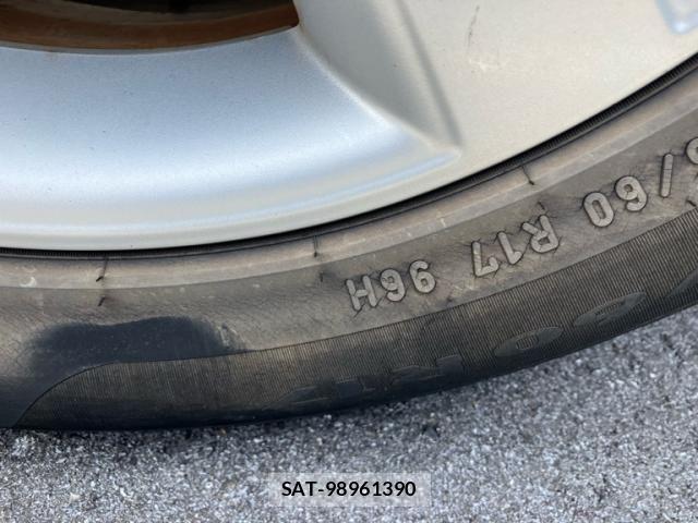 Nissan DUALIS 2009-07 7784464-12
