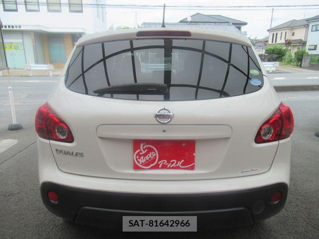 Nissan DUALIS 2012-03 8365666-11