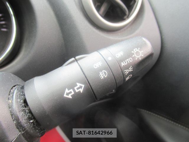 Nissan DUALIS 2012-03 8365666-19