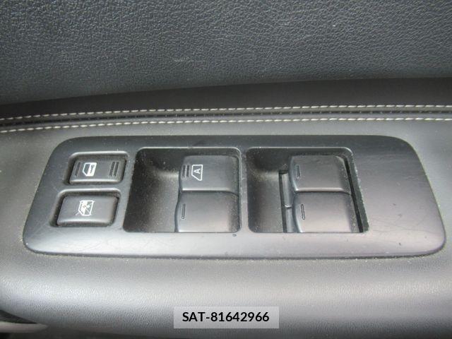 Nissan DUALIS 2012-03 8365666-22