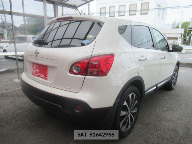 Nissan DUALIS 2012-03 8365666-2