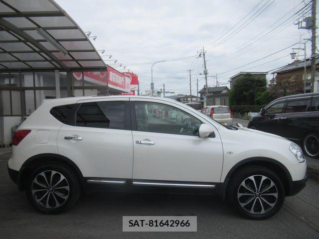 Nissan DUALIS 2012-03 8365666-4