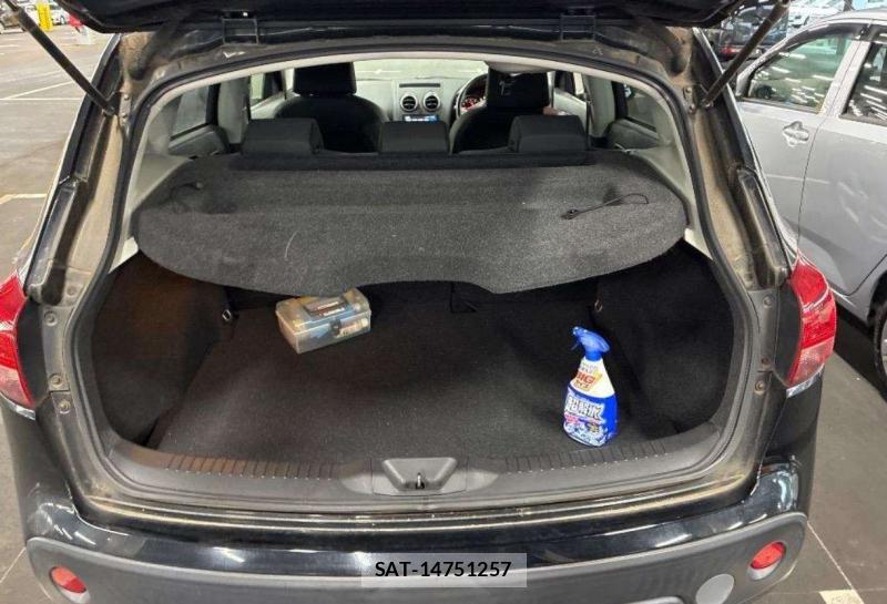 Nissan DUALIS 2012-07 8766121-8