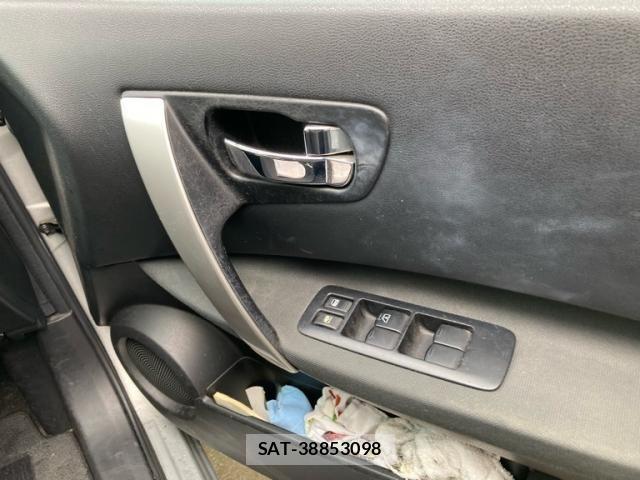 Nissan DUALIS 2010-02 8848771-13