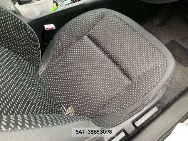 Nissan DUALIS 2010-02 8848771-17
