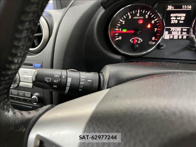 Nissan DUALIS 2010-09 8879544-14