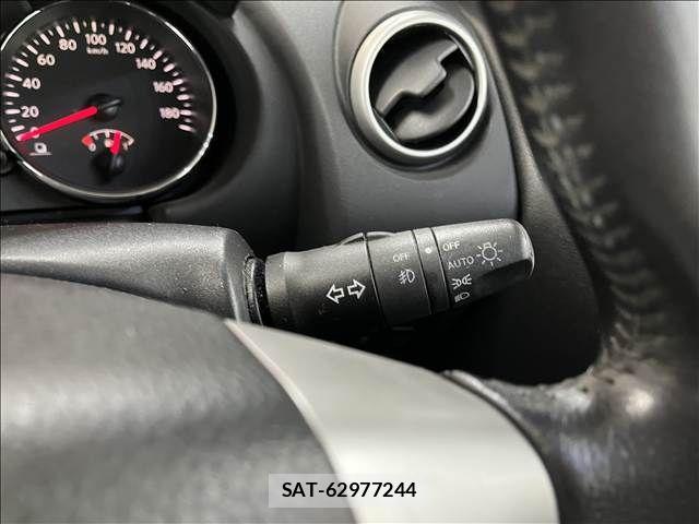 Nissan DUALIS 2010-09 8879544-15