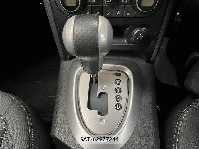 Nissan DUALIS 2010-09 8879544-19