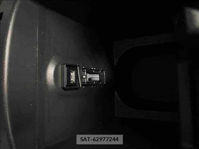 Nissan DUALIS 2010-09 8879544-21