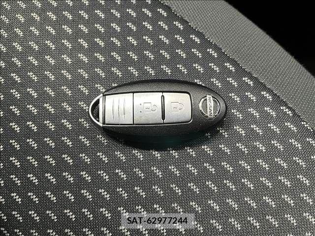 Nissan DUALIS 2010-09 8879544-22