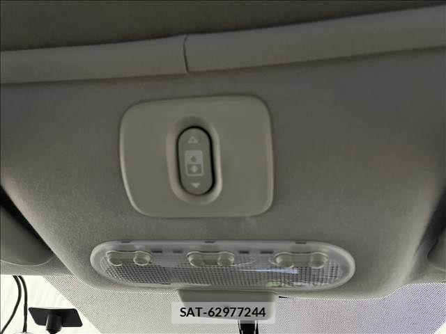 Nissan DUALIS 2010-09 8879544-28