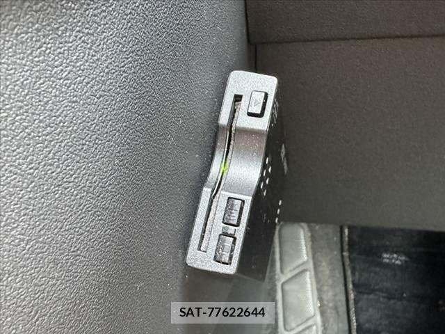 Nissan DUALIS 2009-01 8129877-4