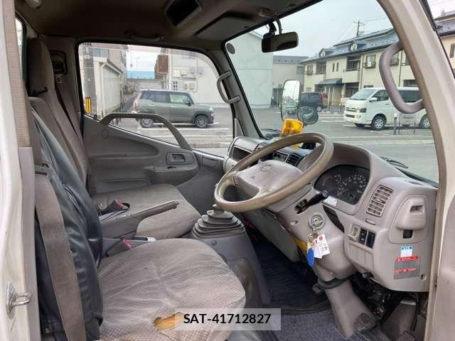 Hino DUTRO 2004-12 768331-18