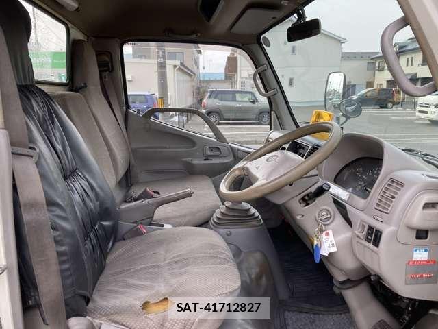 Hino DUTRO 2004-12 768331-19