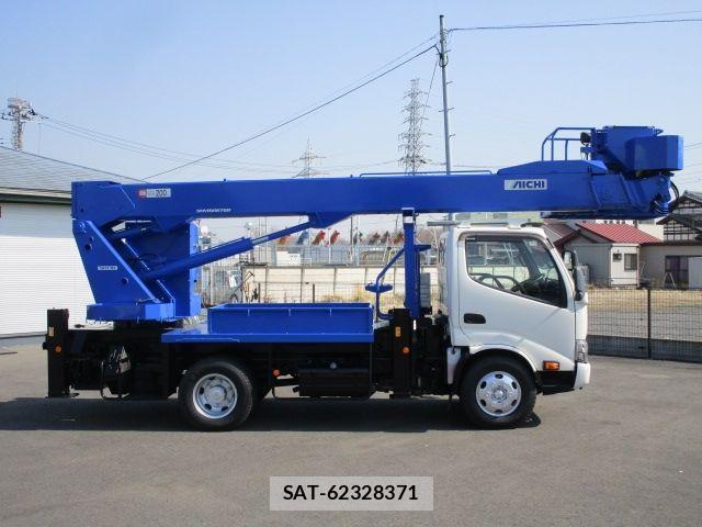 Hino DUTRO 2016-11 833476-4