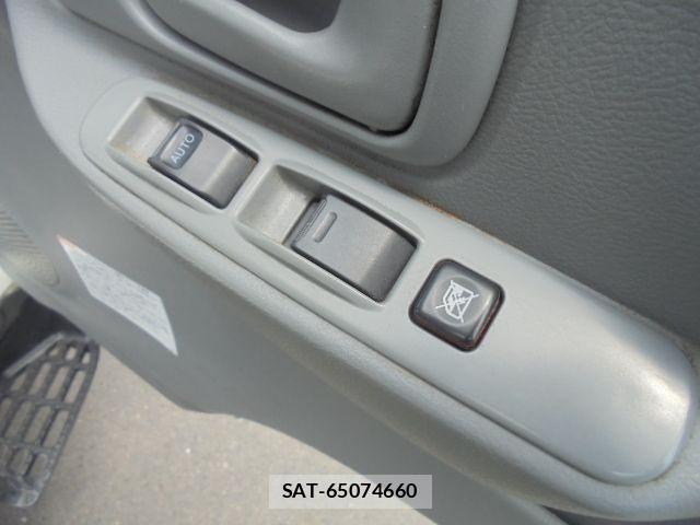 Hino DUTRO 2015-05 920975-9